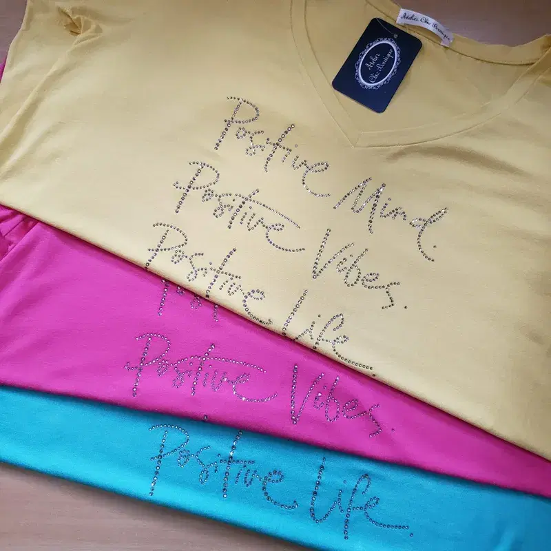 Blusa Boas Energias com estampa em Cristais.