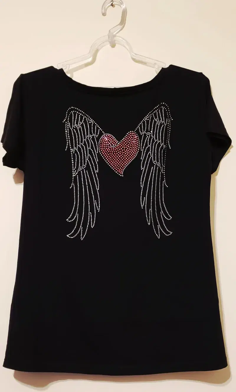 Blusa Asas Coração com linda estampa em Cristais