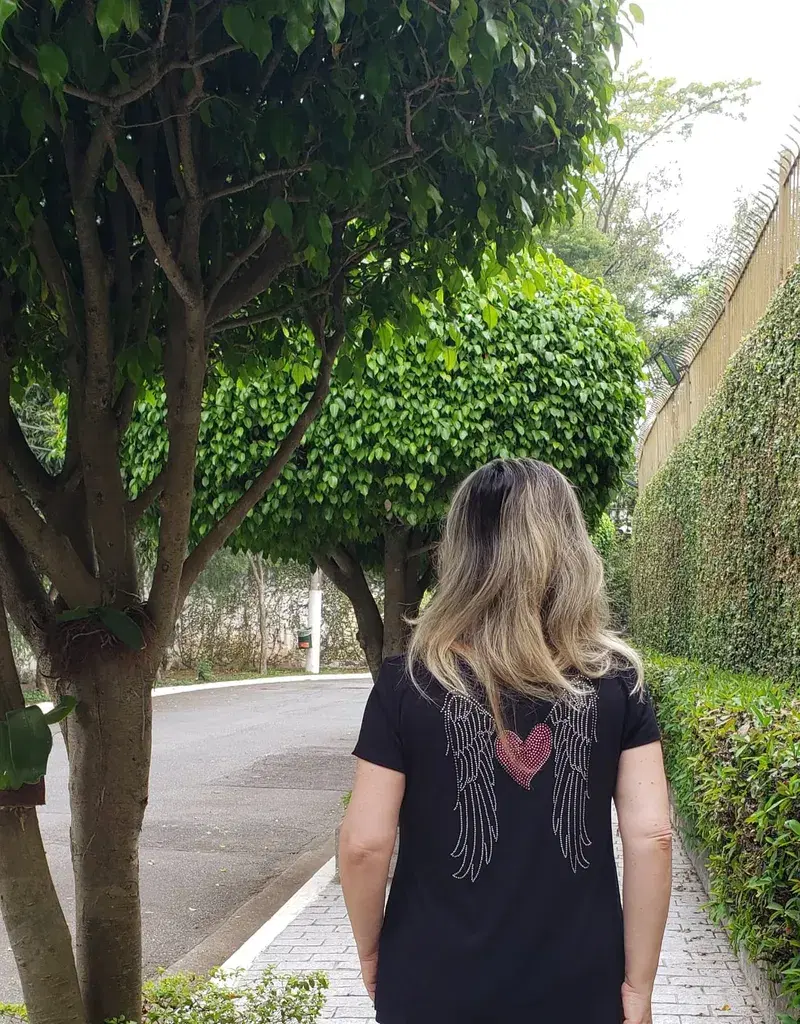 Blusa Asas Coração com linda estampa em Cristais