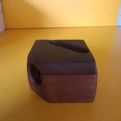 Suporte para celular com amplificador natural de som