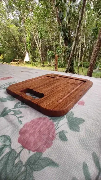 Tábua de Servir em Freijó Detalhe em Resina